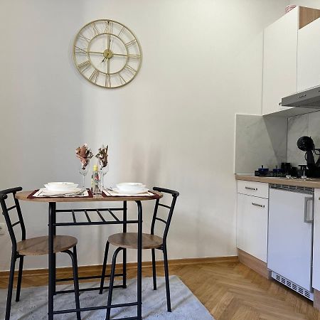 Studio Apartment Fiorello I Fiume Esterno foto