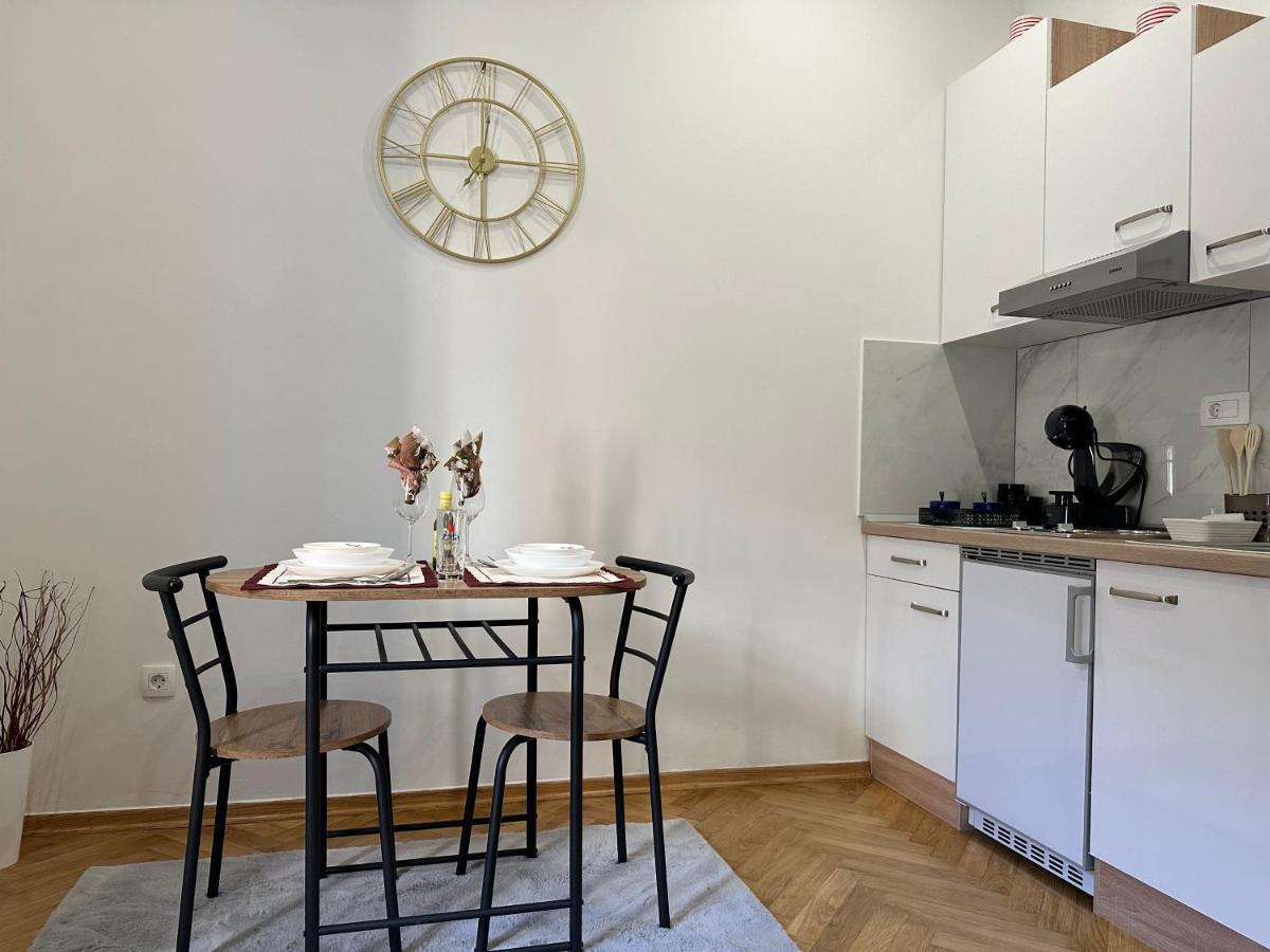 Studio Apartment Fiorello I Fiume Esterno foto