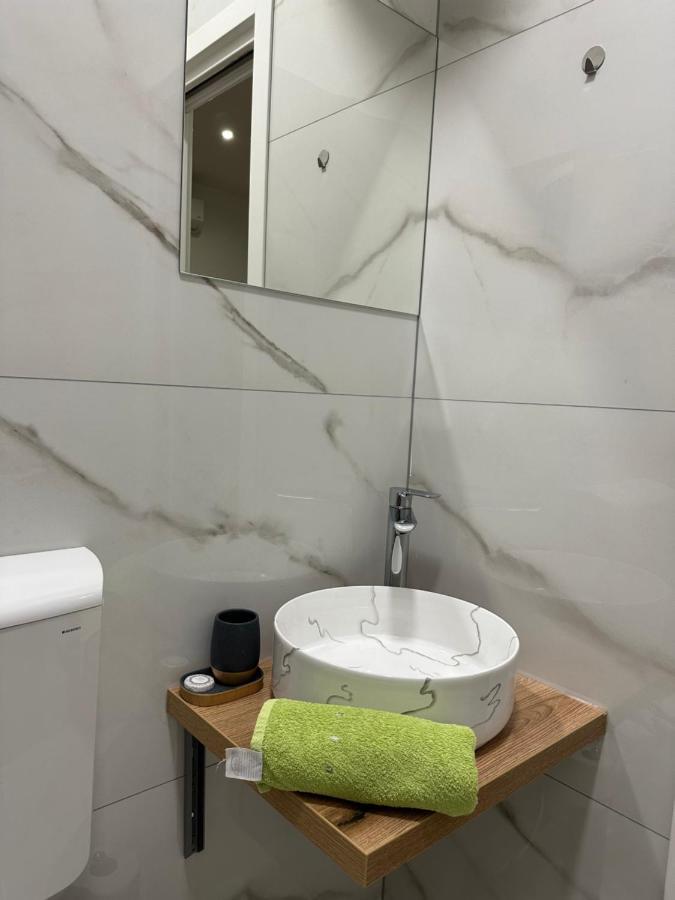 Studio Apartment Fiorello I Fiume Esterno foto