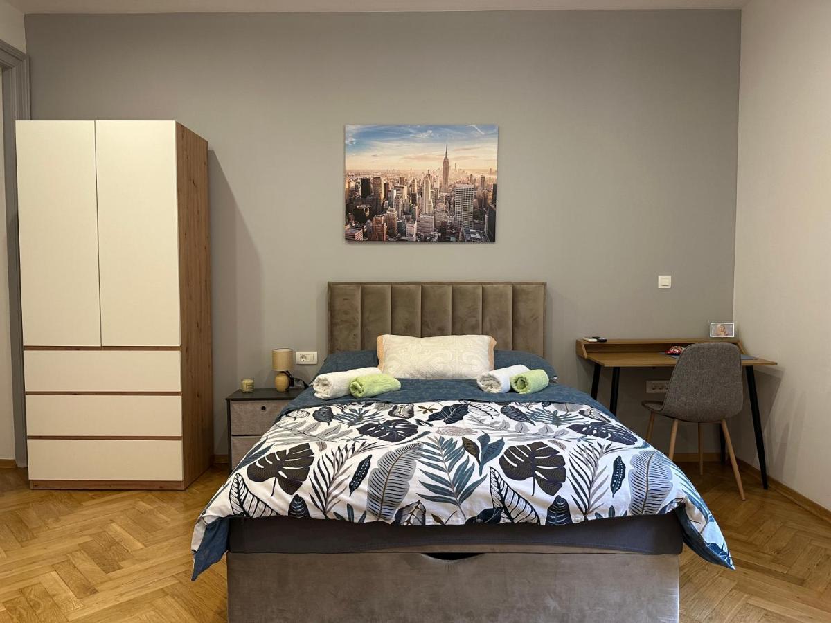 Studio Apartment Fiorello I Fiume Esterno foto
