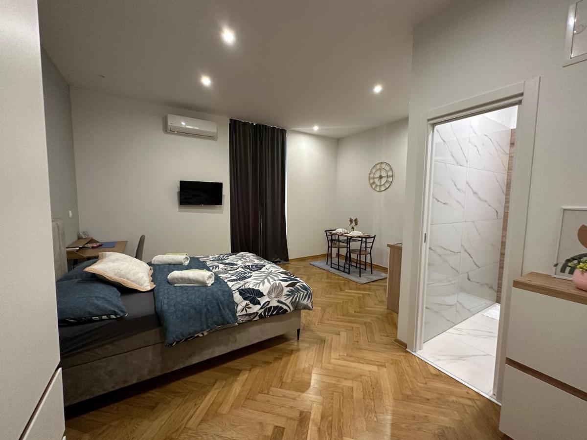 Studio Apartment Fiorello I Fiume Esterno foto